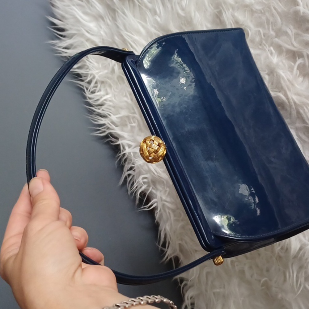 Vintage  patent leather  purse - Picture 14 of 16
